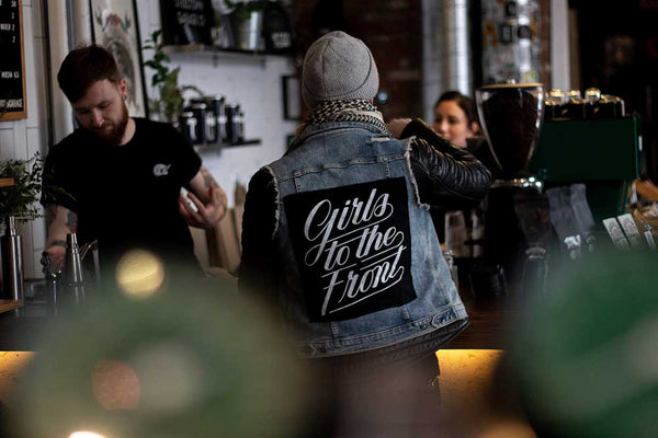 Hangs With The Litas