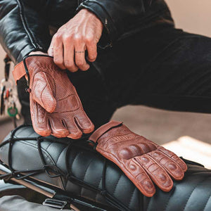 Steeltown Armoured Riding Glove in brown, detail view